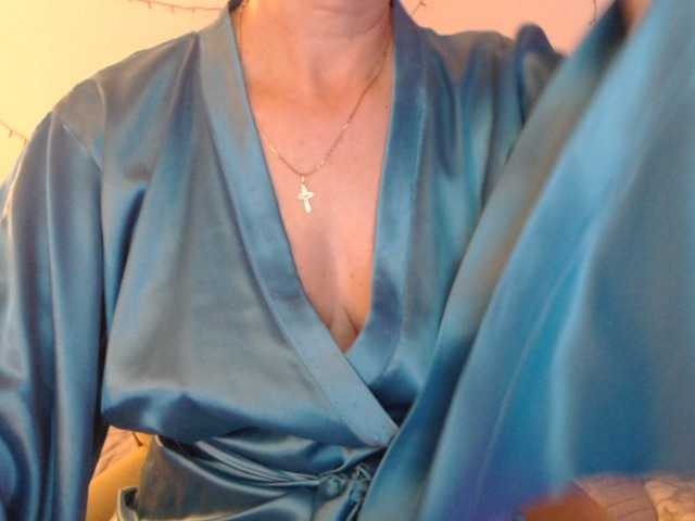 goodSnowQueen's BongaCams show and profile