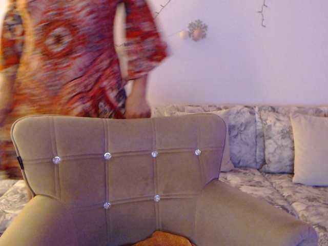 goodSnowQueen live cam preview