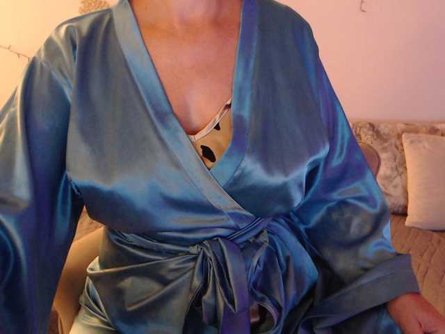 goodSnowQueen live cam on BongaCams