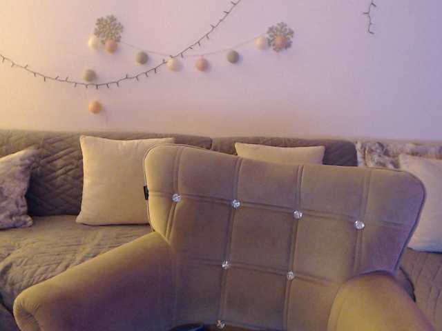 goodSnowQueen live cam on BongaCams