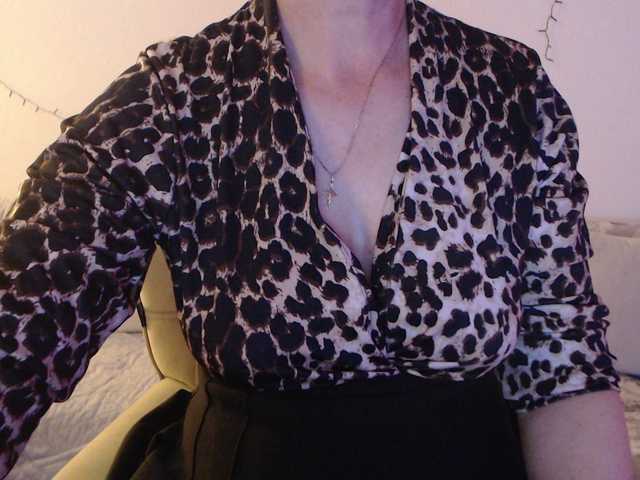 goodSnowQueen's BongaCams show and profile