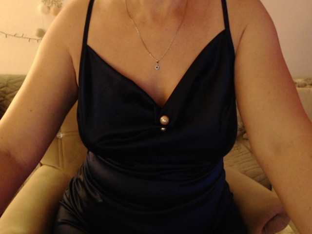 goodSnowQueen live webcam show