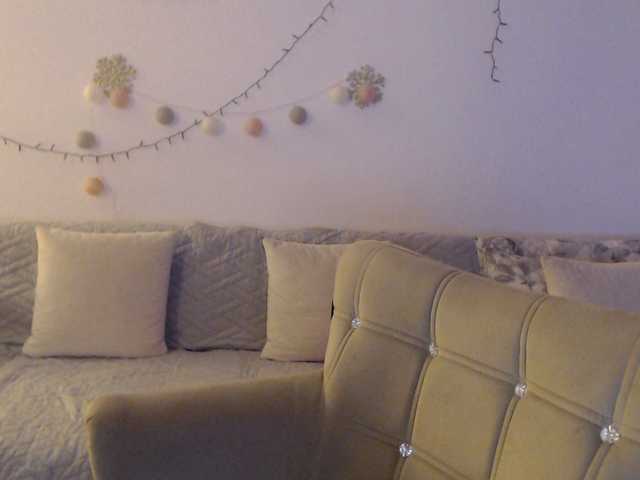 goodSnowQueen's BongaCams show and profile