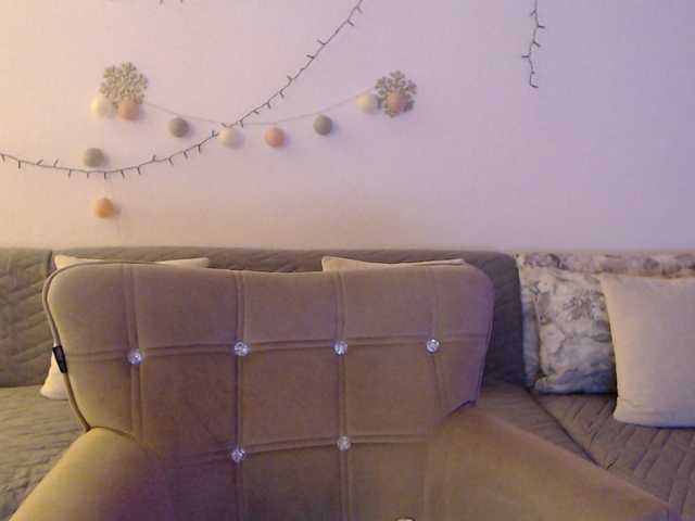 goodSnowQueen live cam on BongaCams