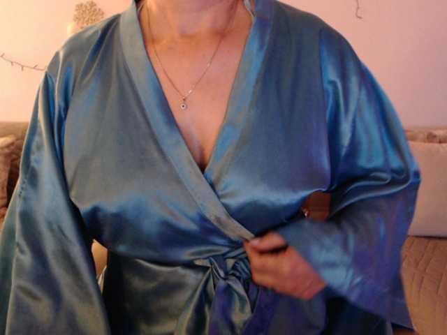 goodSnowQueen live cam on BongaCams