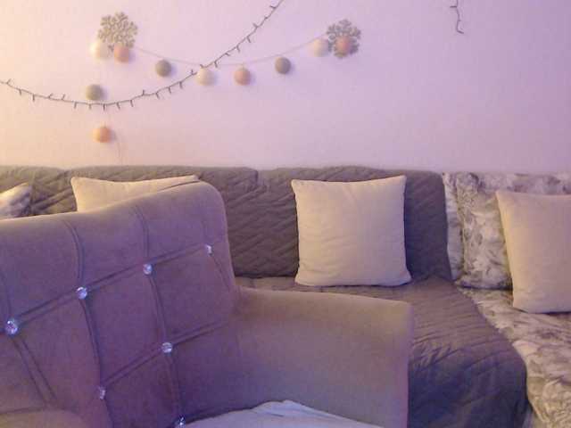 goodSnowQueen live cam preview