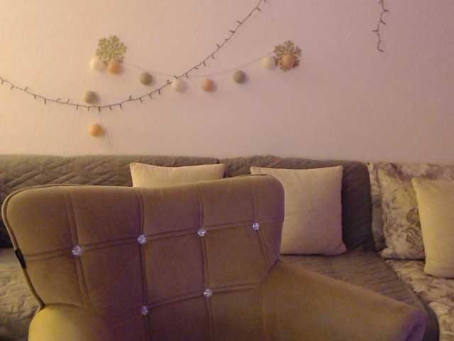 goodSnowQueen live cam on BongaCams