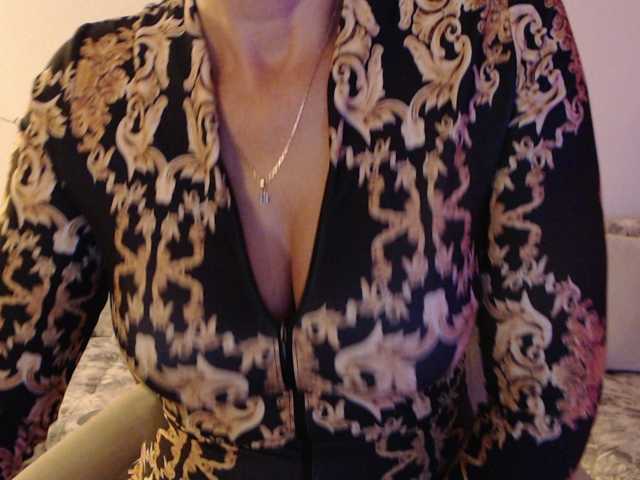 goodSnowQueen live cam preview