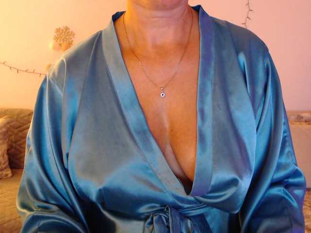 goodSnowQueen live cam preview