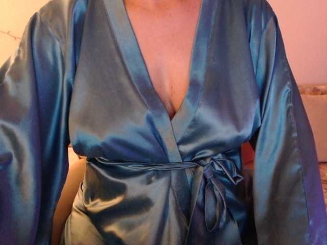 goodSnowQueen live cam on BongaCams