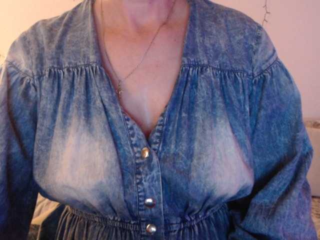 goodSnowQueen's BongaCams show and profile