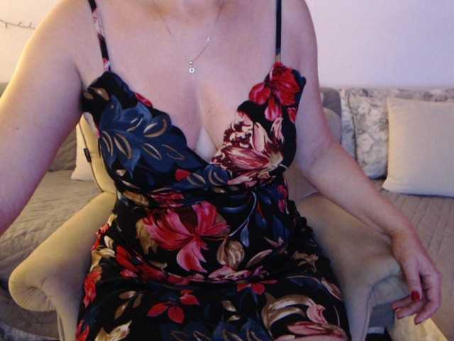 goodSnowQueen live webcam show