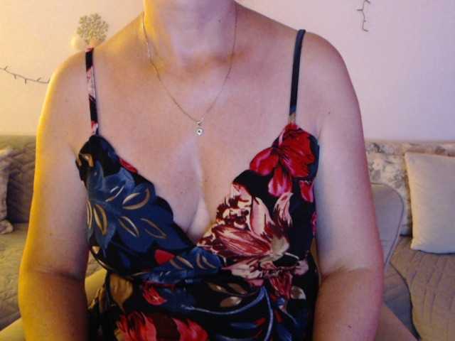 goodSnowQueen live webcam show