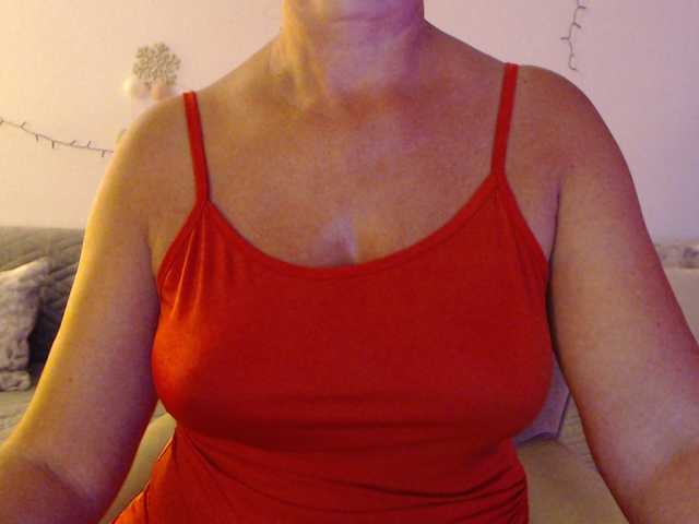 goodSnowQueen live cam on BongaCams