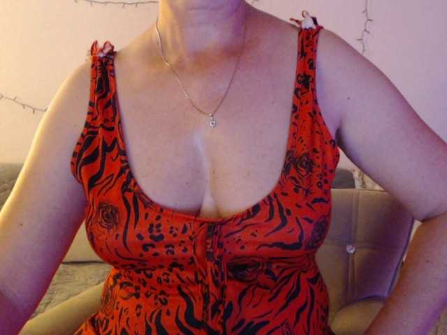 goodSnowQueen live cam on BongaCams