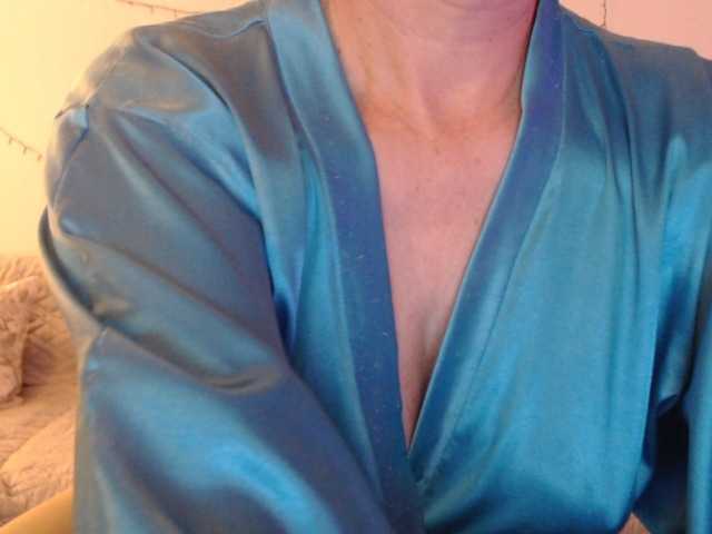 goodSnowQueen's BongaCams show and profile