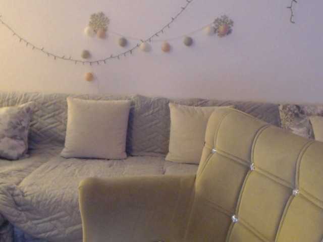 goodSnowQueen's BongaCams show and profile