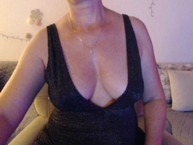 goodSnowQueen live webcam show