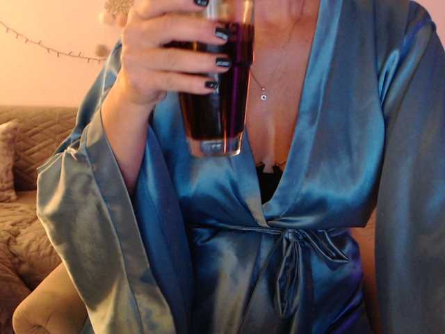 goodSnowQueen live cam on BongaCams