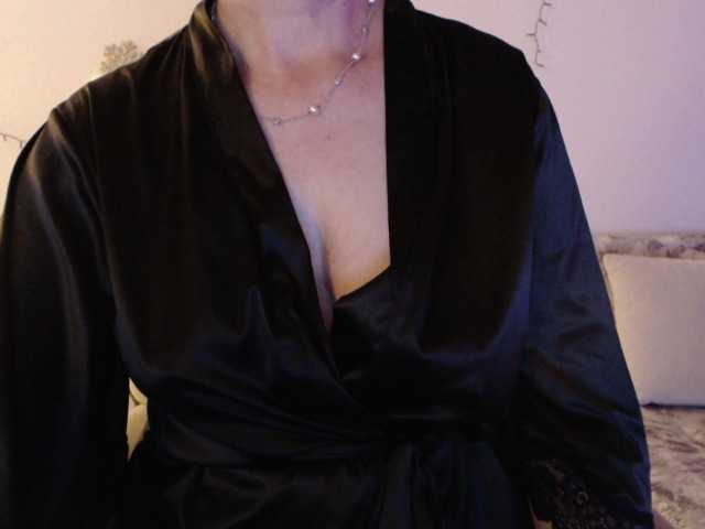 goodSnowQueen live cam on BongaCams