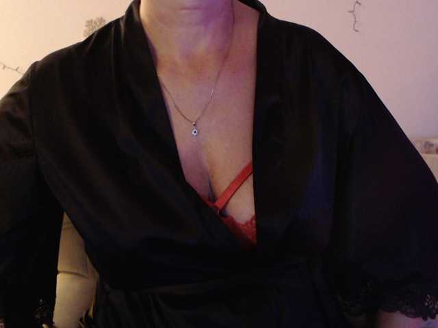 goodSnowQueen live cam on BongaCams