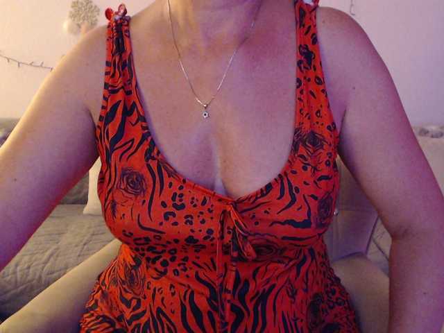 goodSnowQueen live webcam show