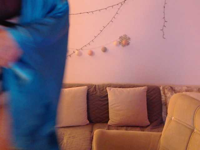 goodSnowQueen live cam preview