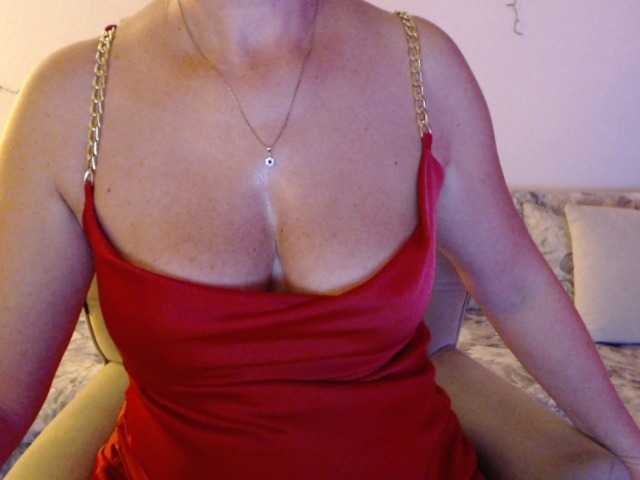goodSnowQueen, en vivo ahora en BongaCams