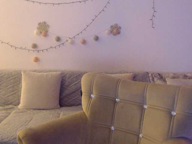 goodSnowQueen live cam on BongaCams