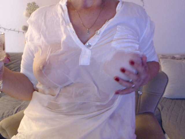 goodSnowQueen live webcam show