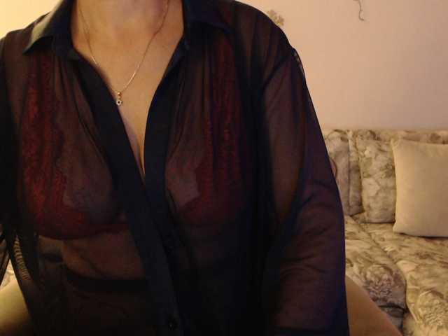 goodSnowQueen live cam on BongaCams