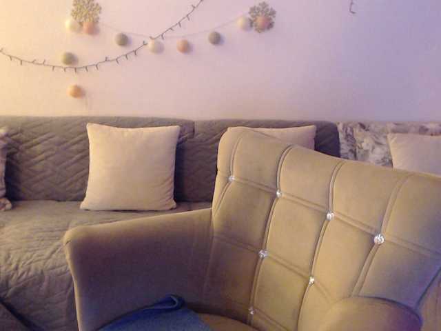 goodSnowQueen live cam on BongaCams