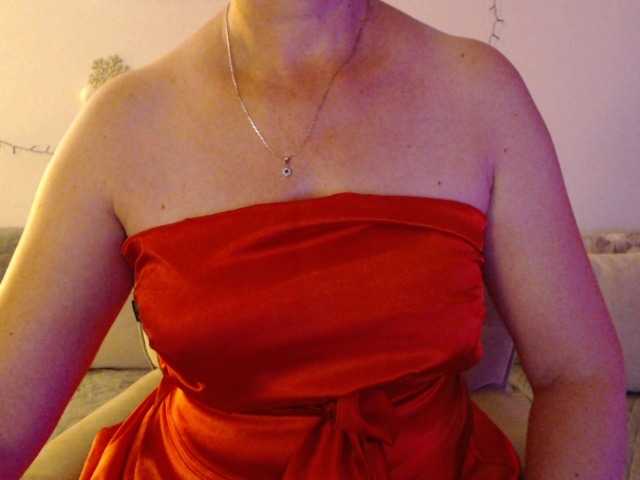 goodSnowQueen live cam on BongaCams