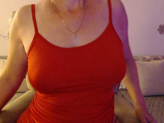 goodSnowQueen live cam on BongaCams