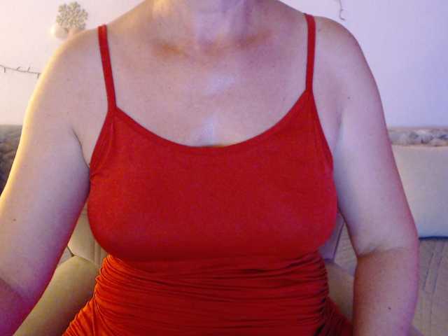 goodSnowQueen live cam on BongaCams