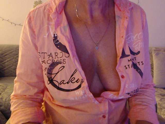 goodSnowQueen live cam on BongaCams