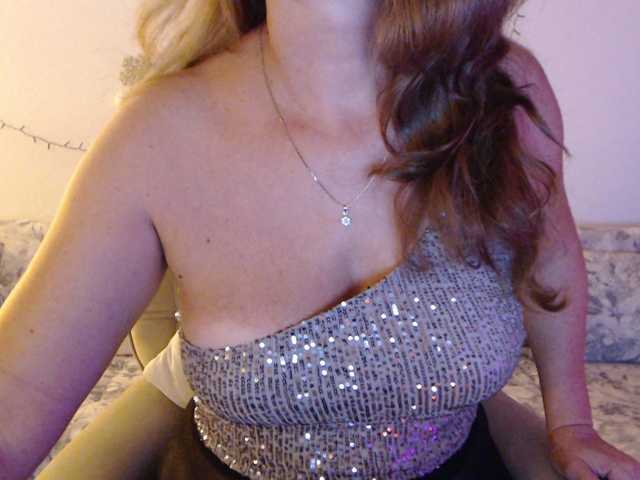 Goodsnowqueen live cam