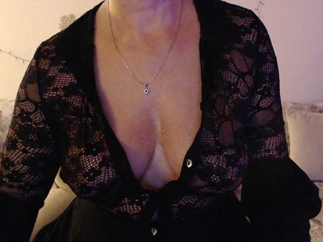 Goodsnowqueen live cam