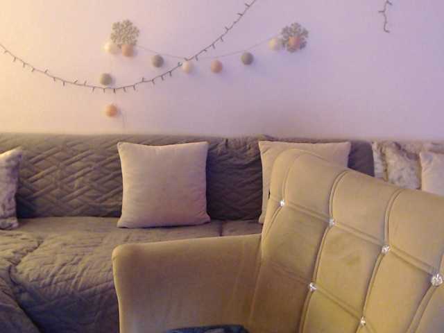 goodSnowQueen live cam preview