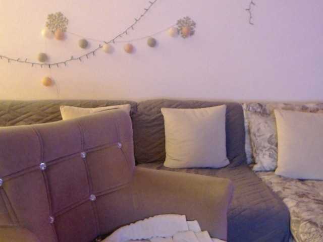 goodSnowQueen live cam preview