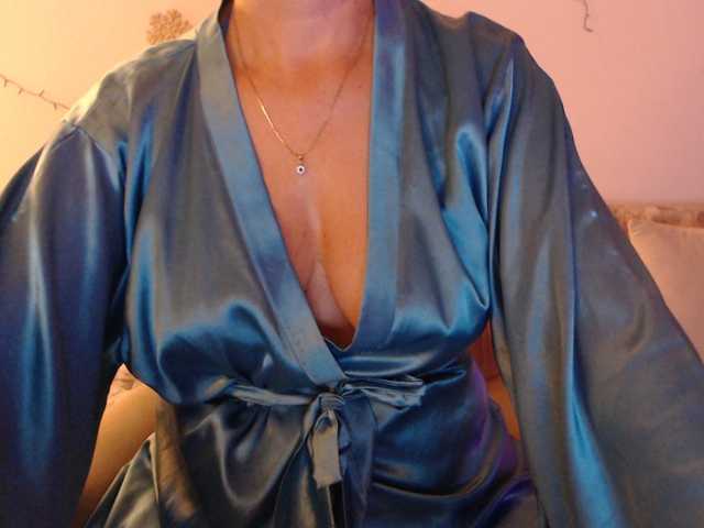 goodSnowQueen, en vivo ahora en BongaCams