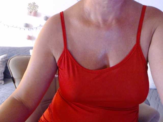 goodSnowQueen live cam on BongaCams