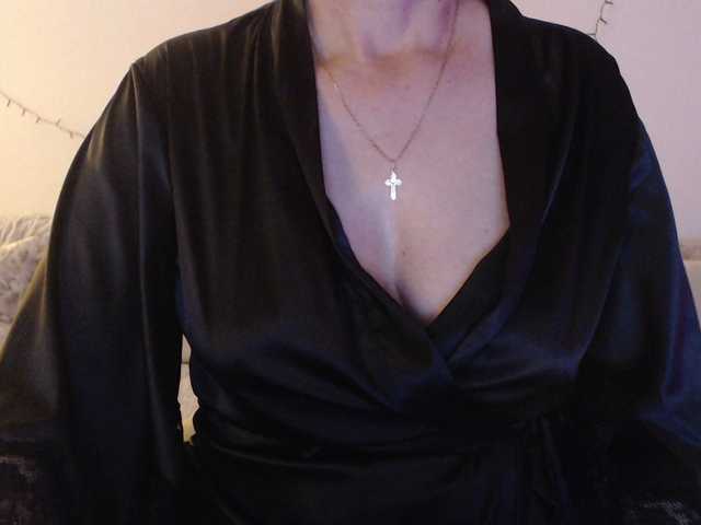 goodSnowQueen's BongaCams show and profile