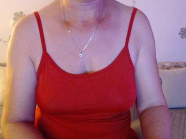 goodSnowQueen live cam on BongaCams