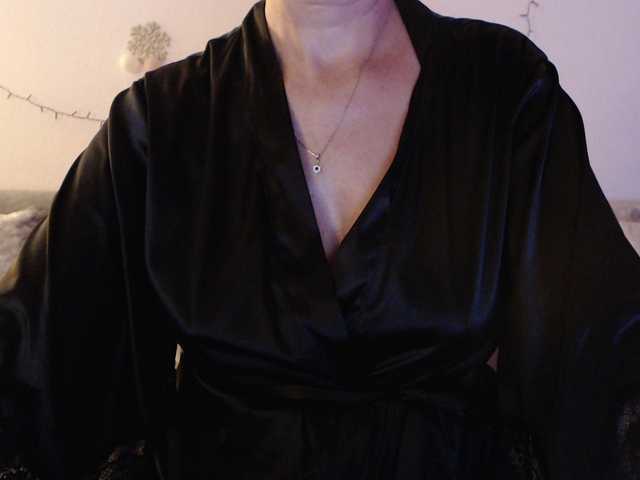 goodSnowQueen live cam on BongaCams
