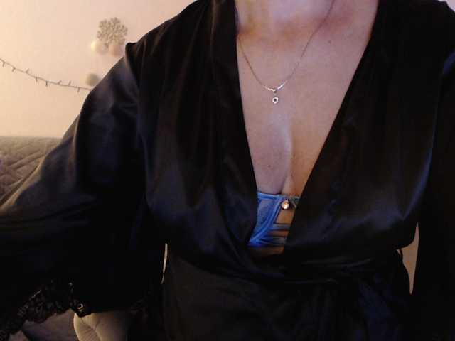 goodSnowQueen live cam on BongaCams