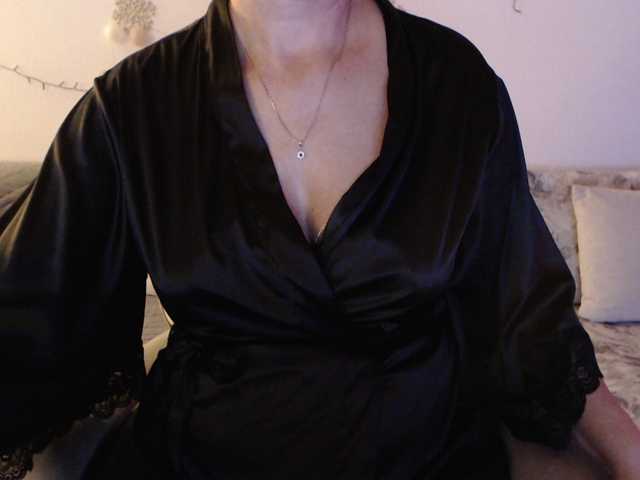 goodSnowQueen live cam on BongaCams
