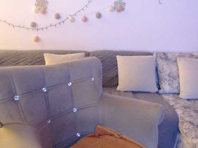 goodSnowQueen live cam preview