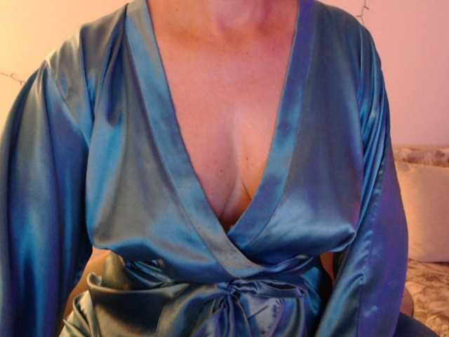 goodSnowQueen live cam on BongaCams