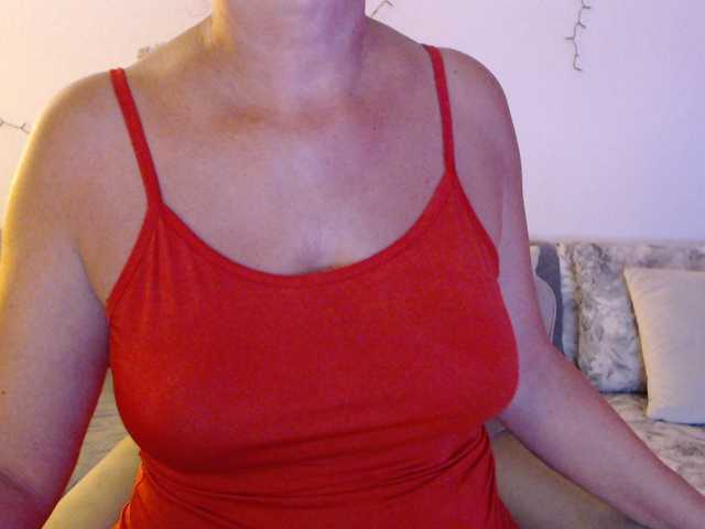 goodSnowQueen live cam on BongaCams